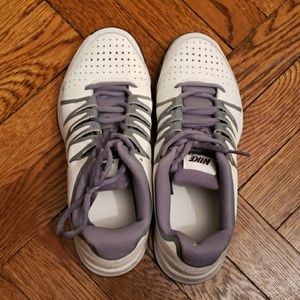Nike Women's Vapor Court Tennis Sneakers